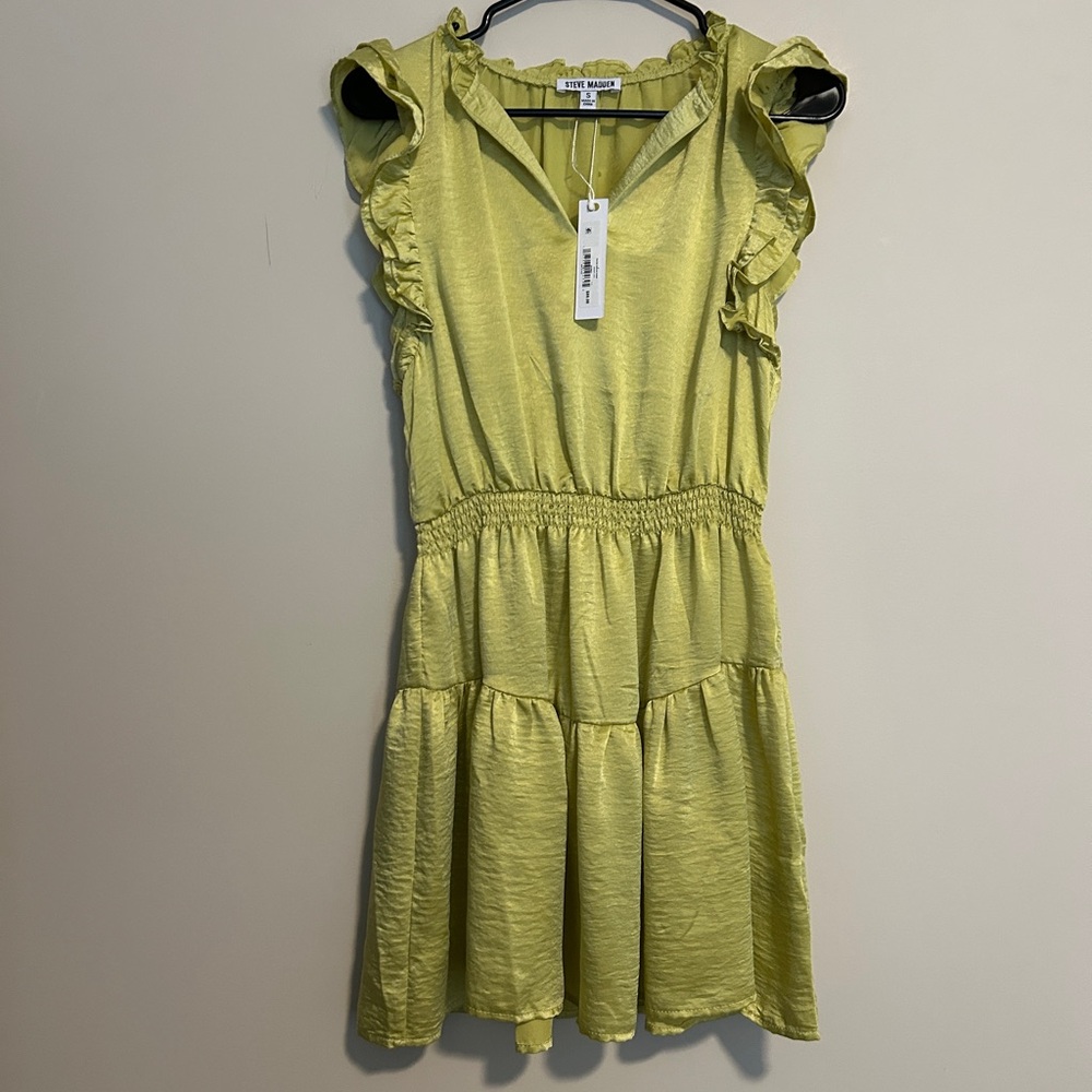 New Steve Madden Green Ruffle Tiered Dress chartreuse wedding guest nwt cocktail
